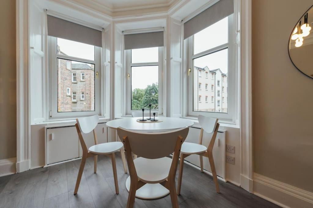 Stylish Stirling Apartment - Free Parking Buitenkant foto