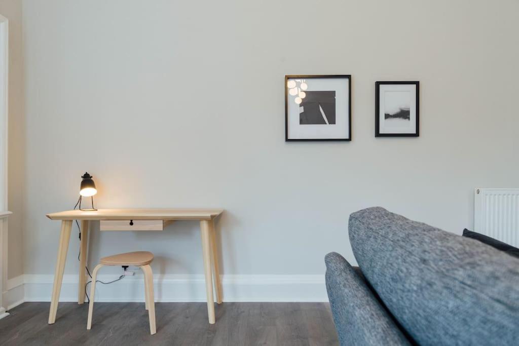 Stylish Stirling Apartment - Free Parking Buitenkant foto