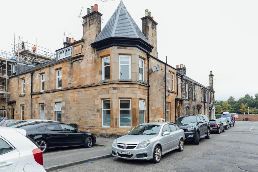 Stylish Stirling Apartment - Free Parking Buitenkant foto