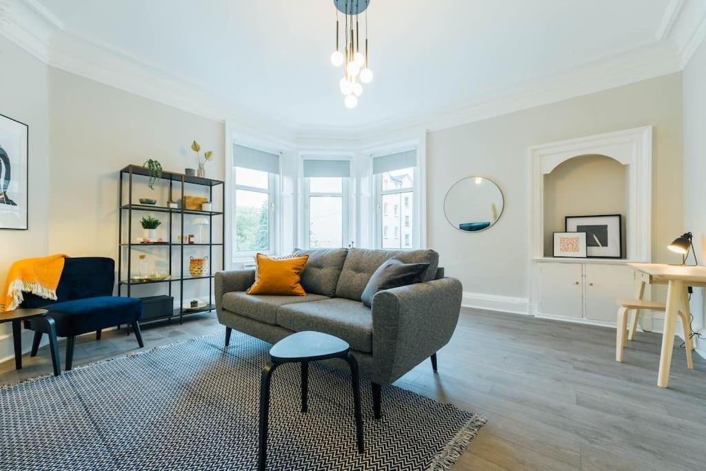 Stylish Stirling Apartment - Free Parking Buitenkant foto