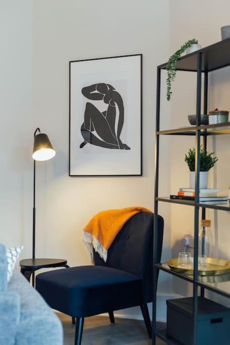 Stylish Stirling Apartment - Free Parking Buitenkant foto