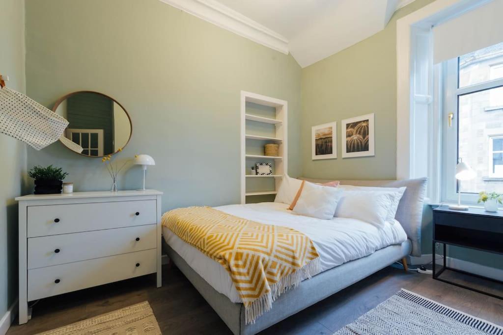 Stylish Stirling Apartment - Free Parking Buitenkant foto